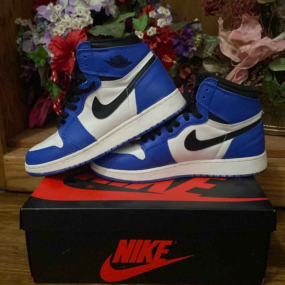 royal blue air jordan 1s